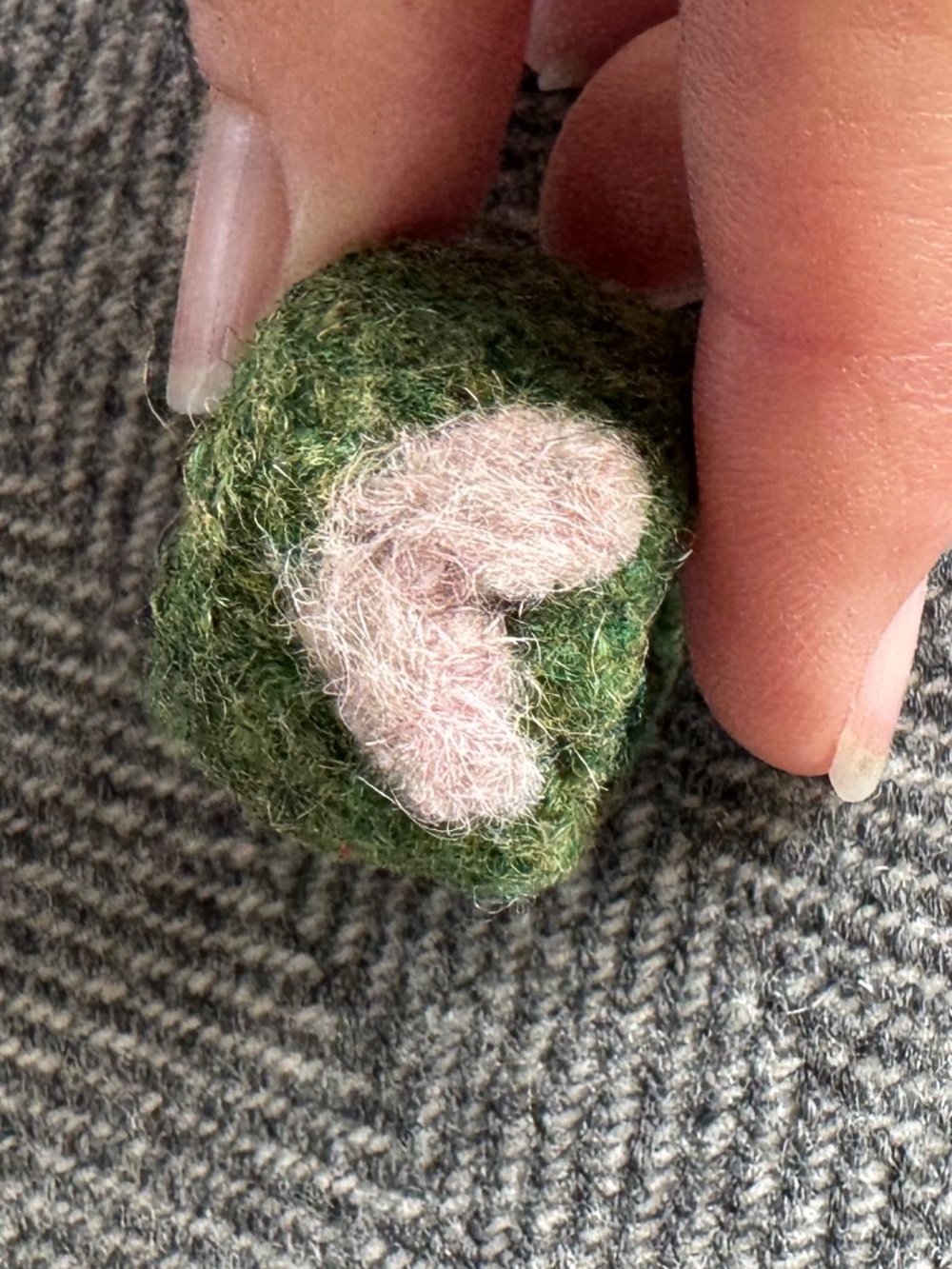 NWOT, HANDMADE FELT RING WITH HEART - Picture 5 of 6